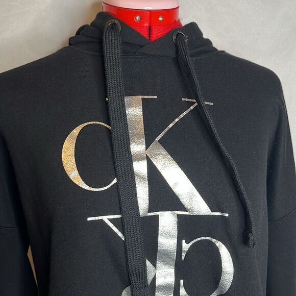XS136 Calvin Klein logo crop hoodie with raw hem - Picture 2 of 8